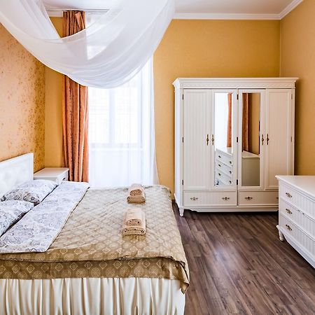 2 Virmens'Ka Apartment Lviv Dış mekan fotoğraf