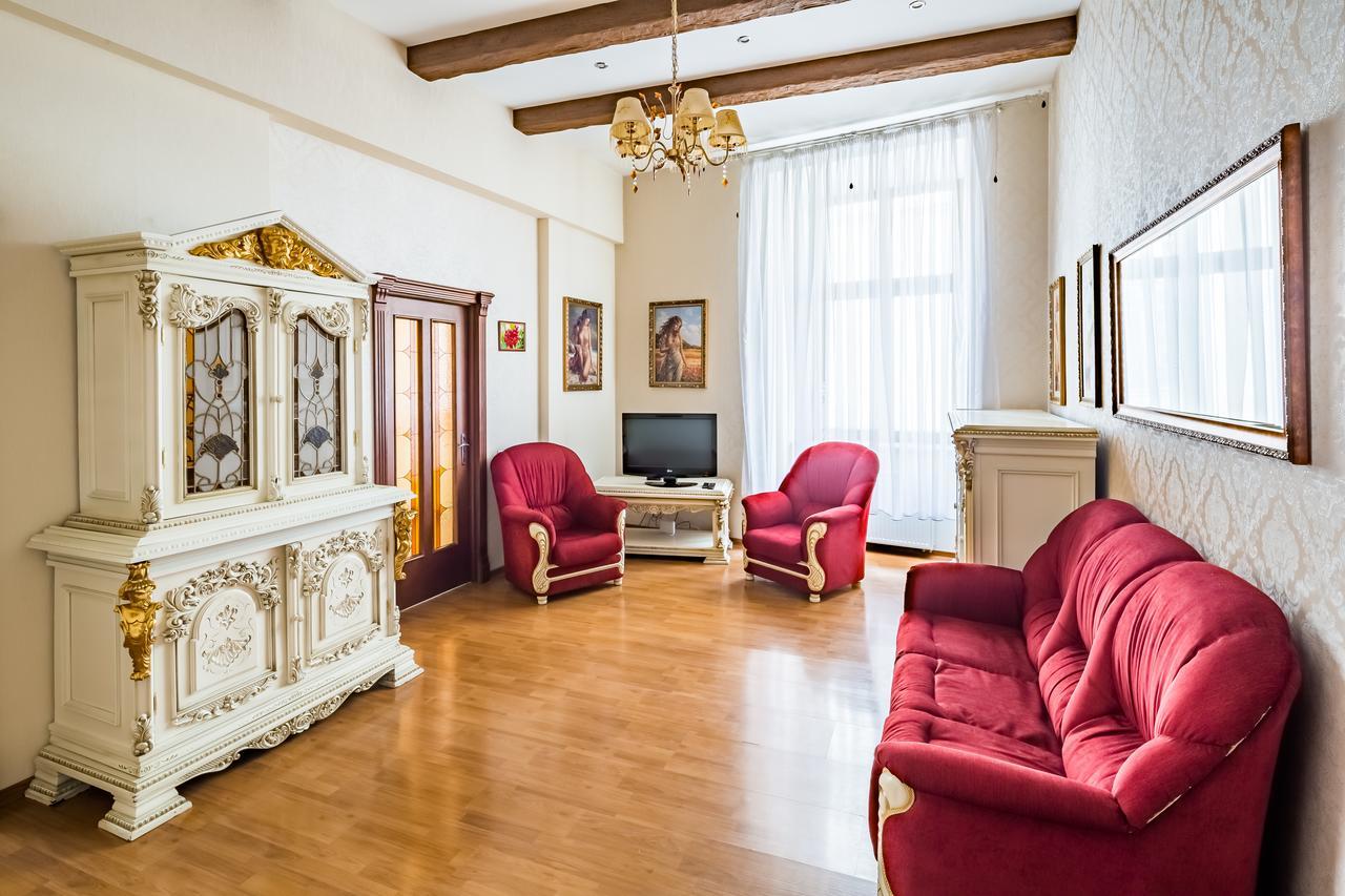 2 Virmens'Ka Apartment Lviv Dış mekan fotoğraf