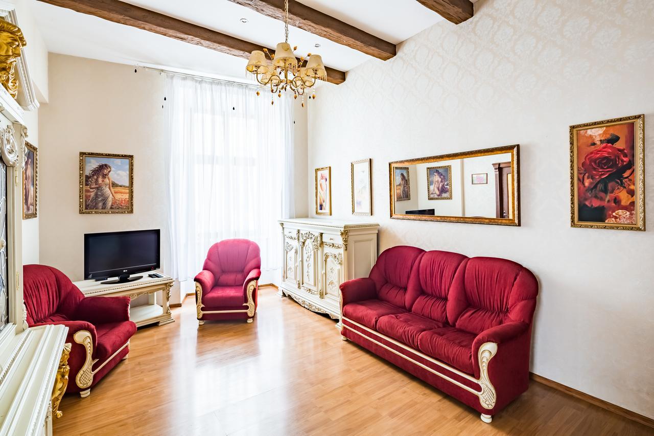 2 Virmens'Ka Apartment Lviv Dış mekan fotoğraf
