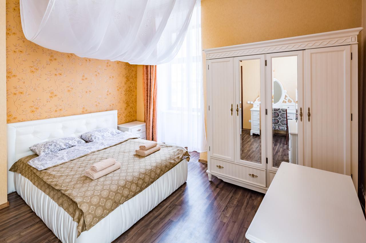 2 Virmens'Ka Apartment Lviv Dış mekan fotoğraf