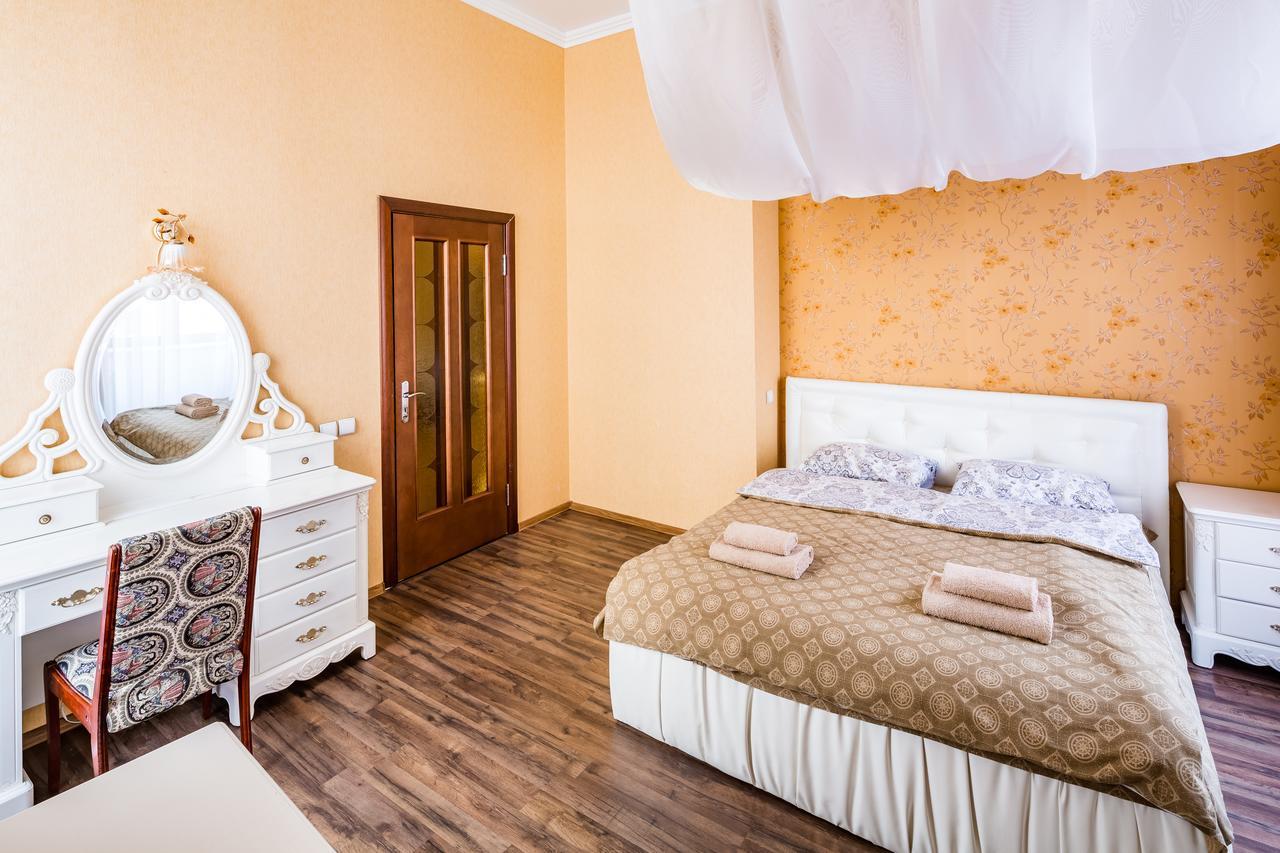 2 Virmens'Ka Apartment Lviv Dış mekan fotoğraf