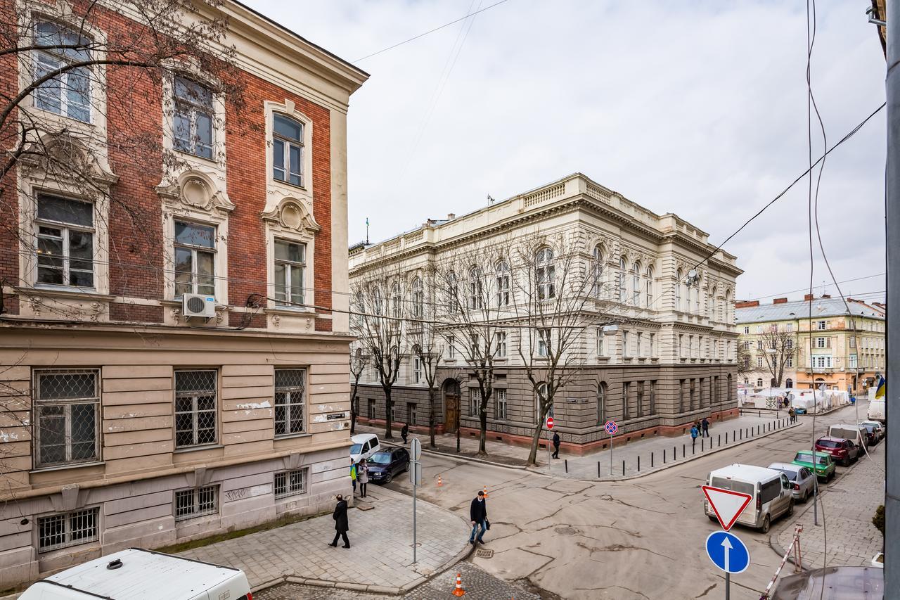 2 Virmens'Ka Apartment Lviv Dış mekan fotoğraf