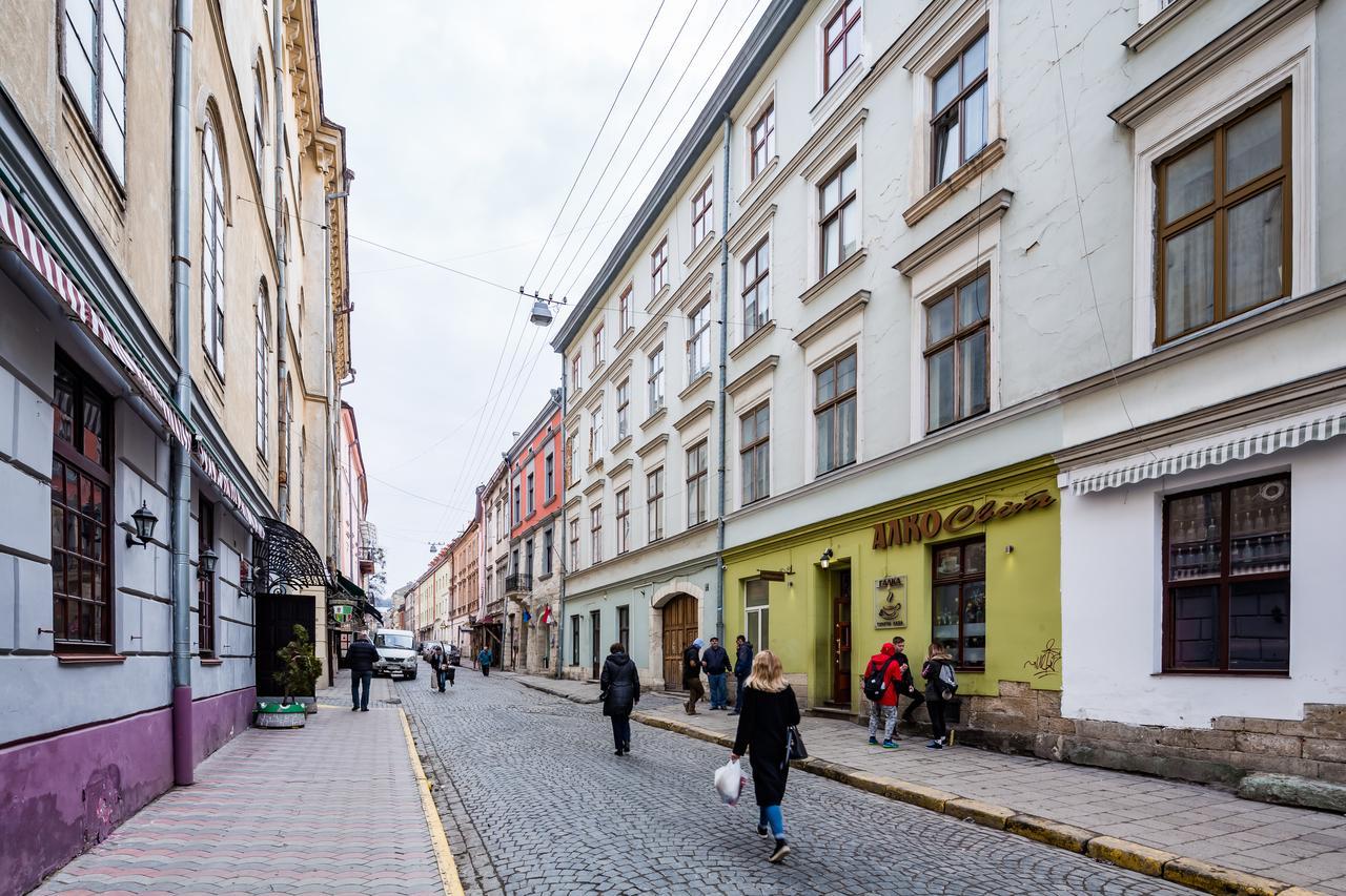 2 Virmens'Ka Apartment Lviv Dış mekan fotoğraf