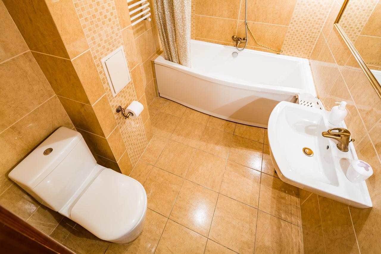 2 Virmens'Ka Apartment Lviv Dış mekan fotoğraf