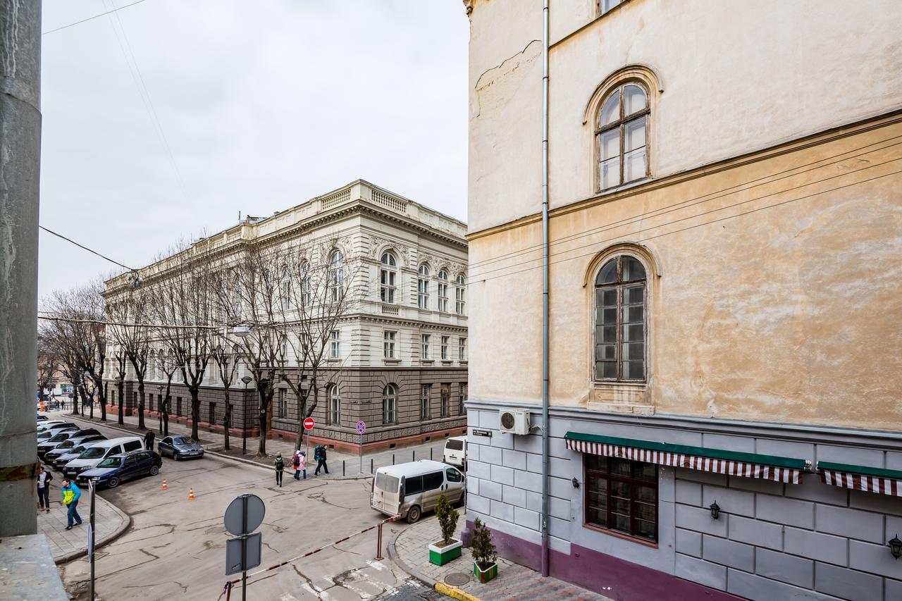 2 Virmens'Ka Apartment Lviv Dış mekan fotoğraf
